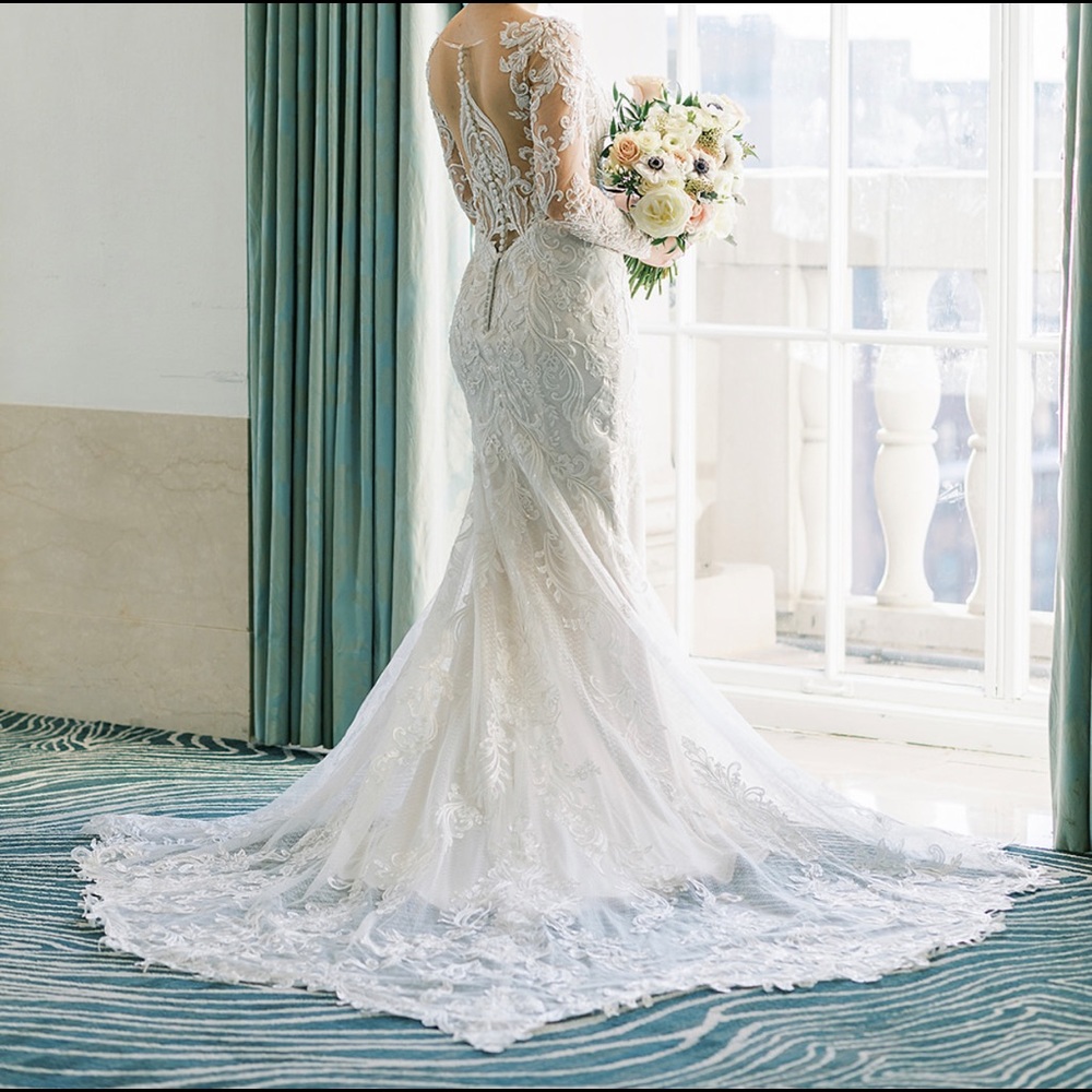 Midgley and sottero Maggie sottero Hamilton wedding dress size 8 unaltered